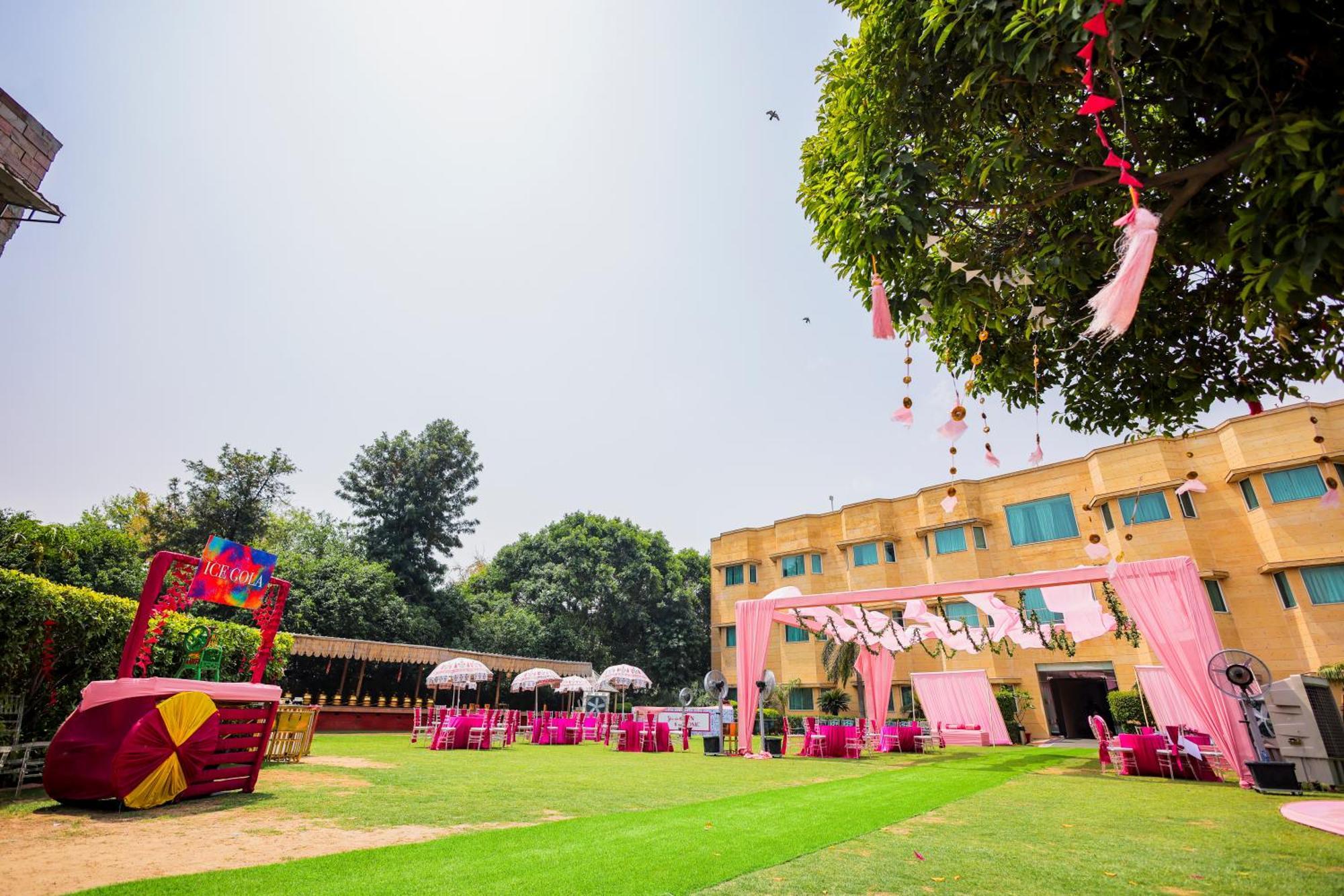 Tivoli Heritage Palace, Rewari Bakhapur Bagian luar foto